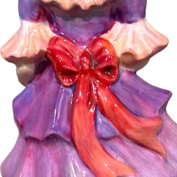 Vintage Special Edition, Hand Made Paragon Porcelain Figurine "Victoria" - Picture 11 of 16